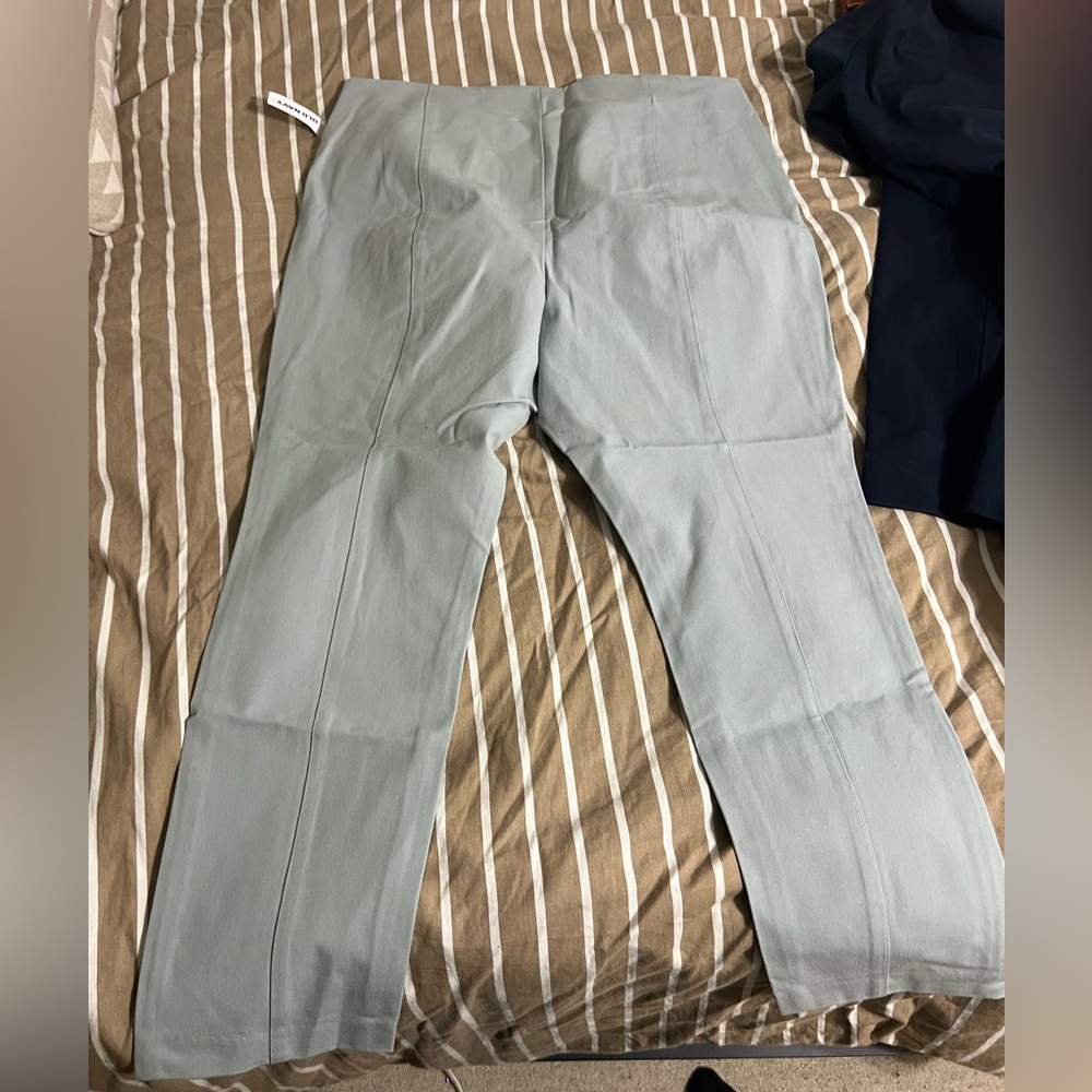 Old Navy Women’s Light Gray Chinos